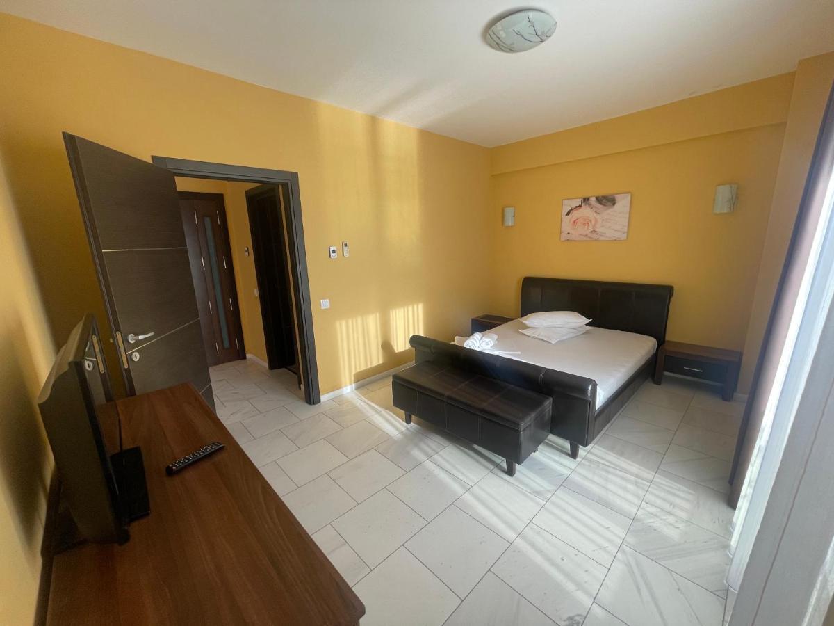 Sophia Lake View Suite Mamaia Exterior foto
