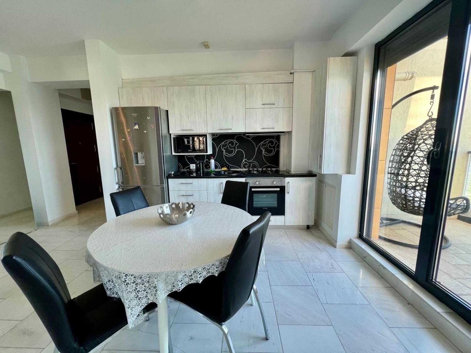 Sophia Lake View Suite Mamaia Exterior foto