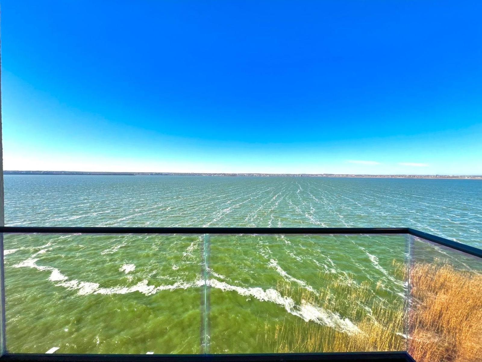 Sophia Lake View Suite Mamaia Exterior foto