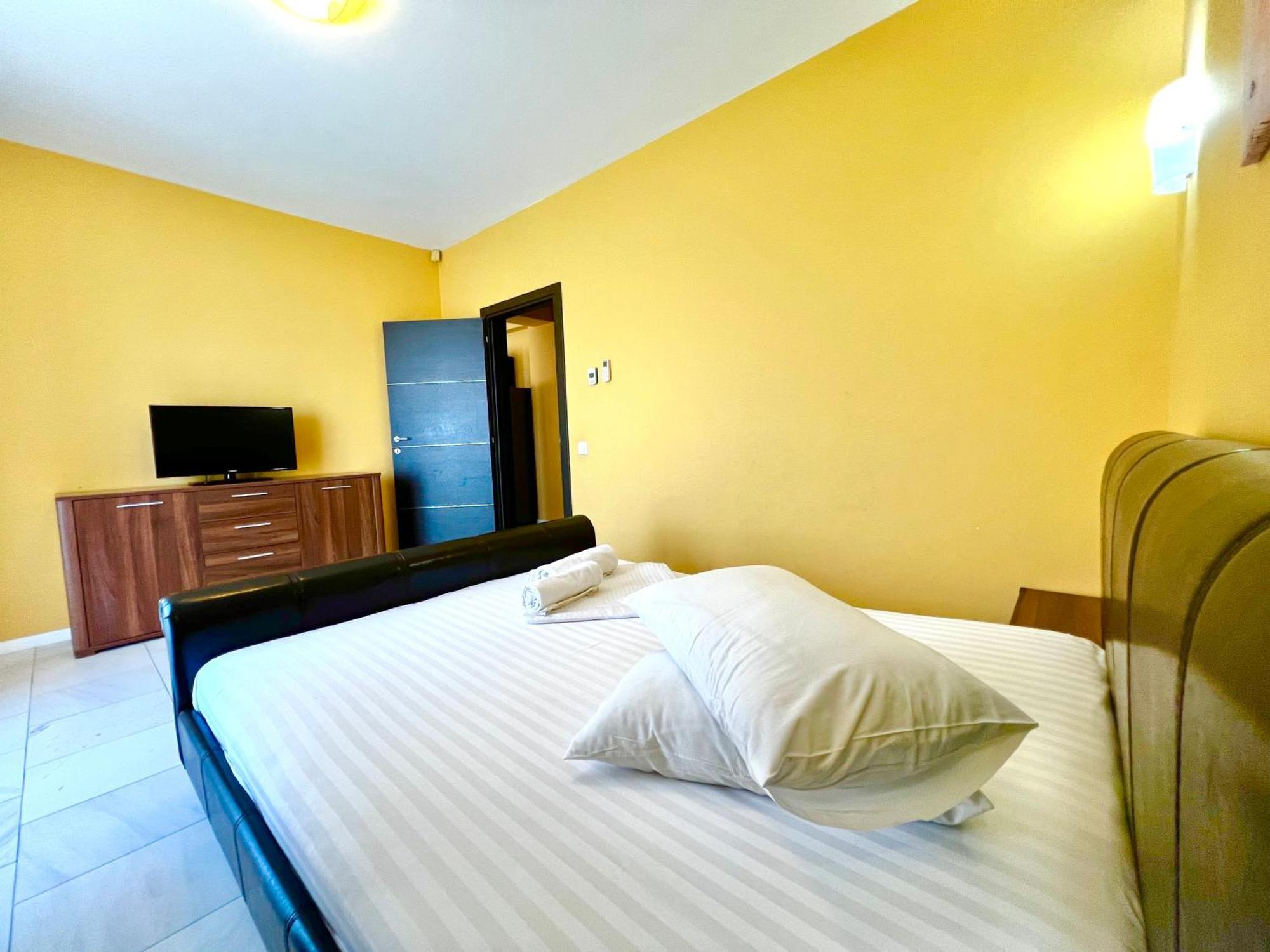 Sophia Lake View Suite Mamaia Exterior foto
