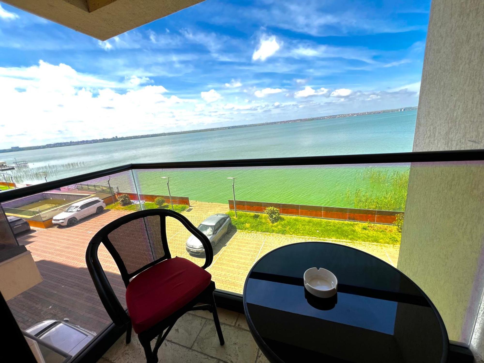 Sophia Lake View Suite Mamaia Exterior foto