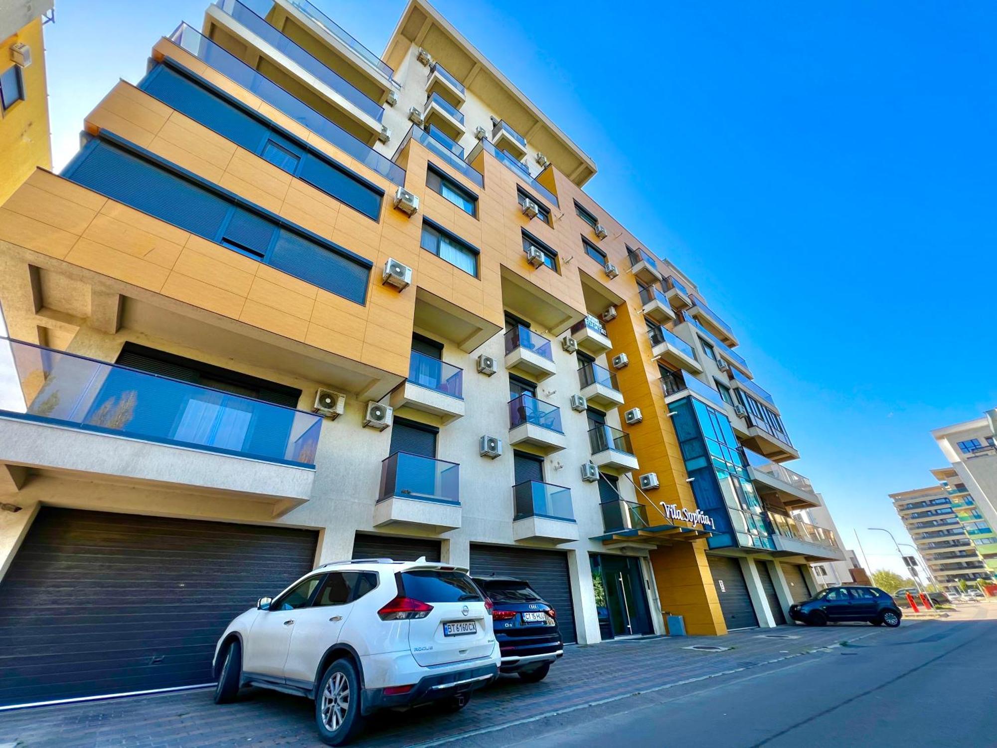 Sophia Lake View Suite Mamaia Exterior foto