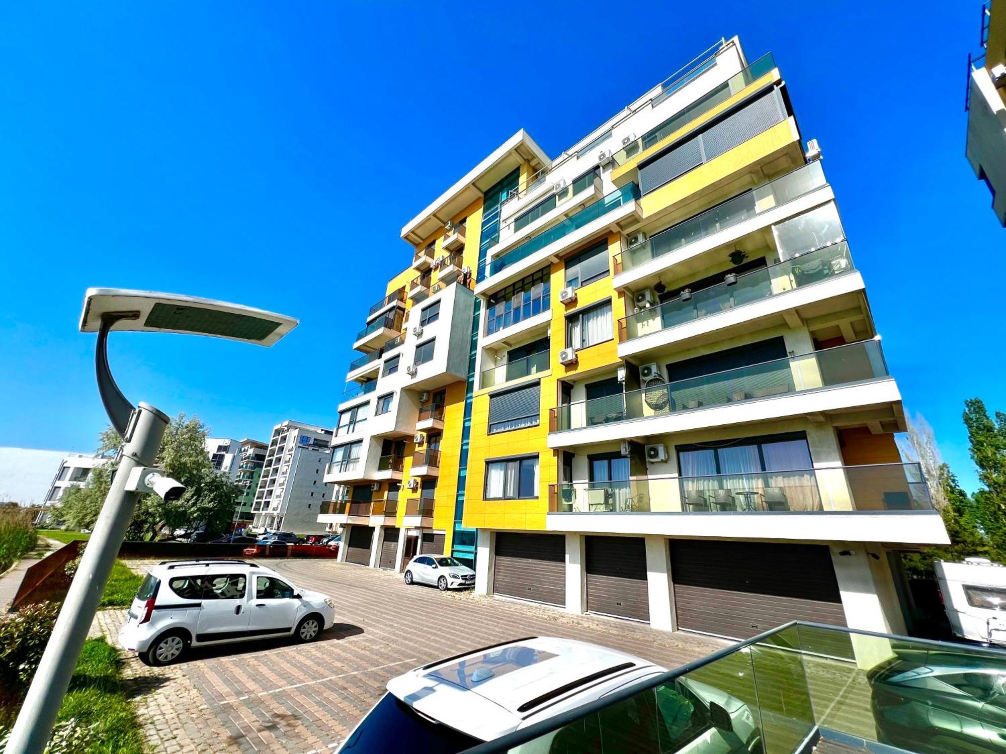 Sophia Lake View Suite Mamaia Exterior foto
